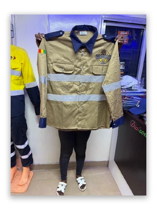 Uniforme sécurité avec épaulettes dans la bibliothèque de modèles DIASOW