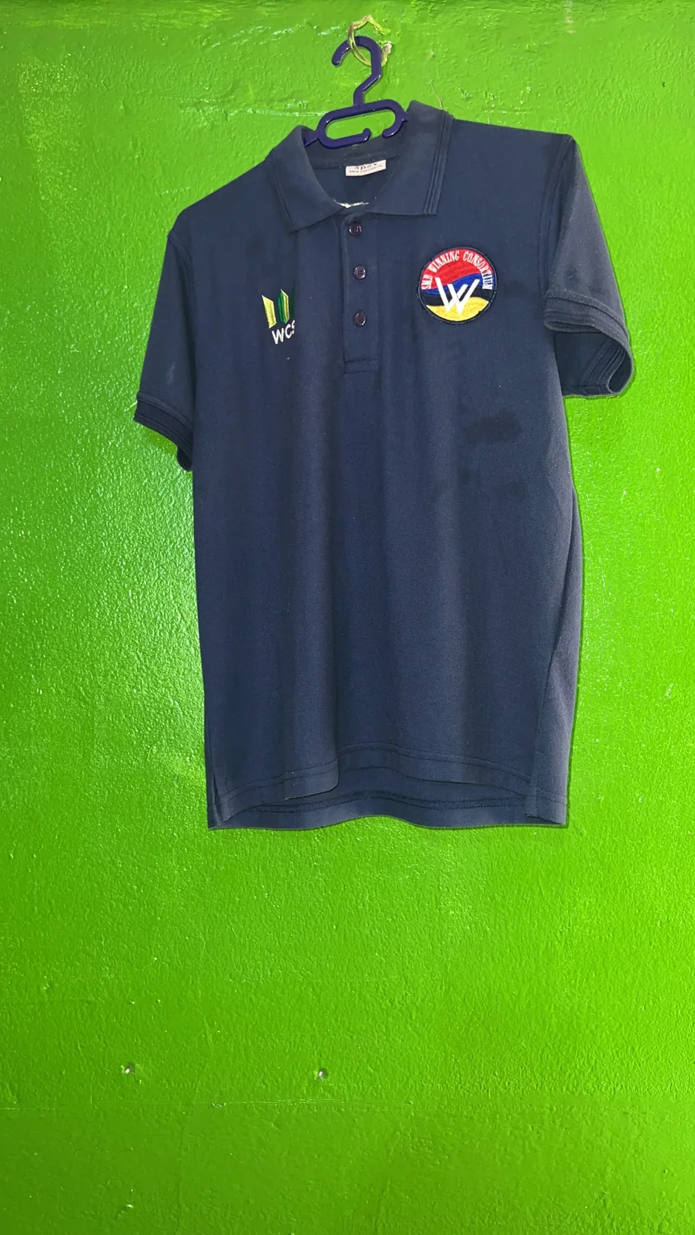 Polo bleu marine brodé réalisé par DIASOW