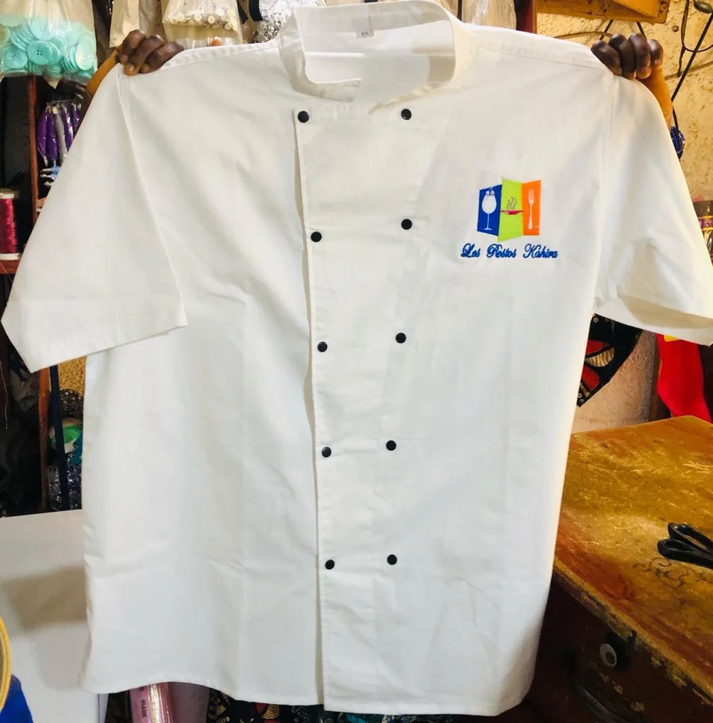 Veste de chef blanche brodée réalisée par DIASOW